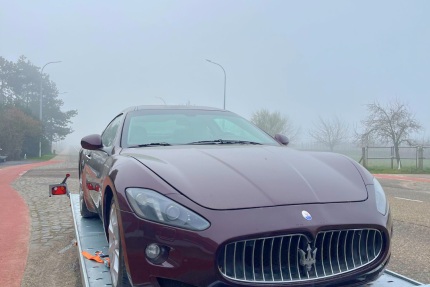 Maserati to Rotterdam Harbour