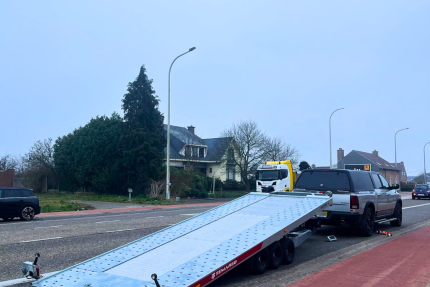 Tilted Trailer for Easy Loading of the Dodge Ram